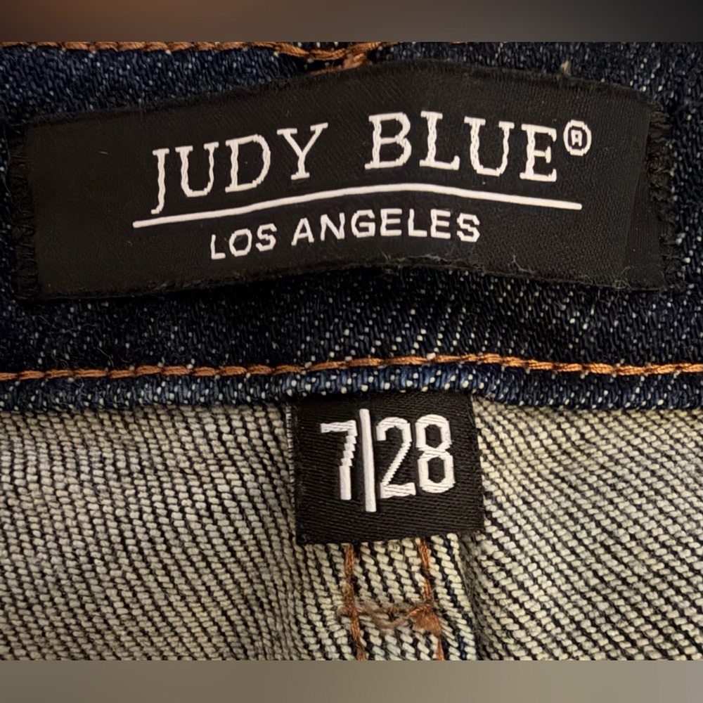 Judy Blue- Full Size High Waist Rigid Magic Heavy Destroy Straight Jeans- 7/28 - Picture 4 of 7